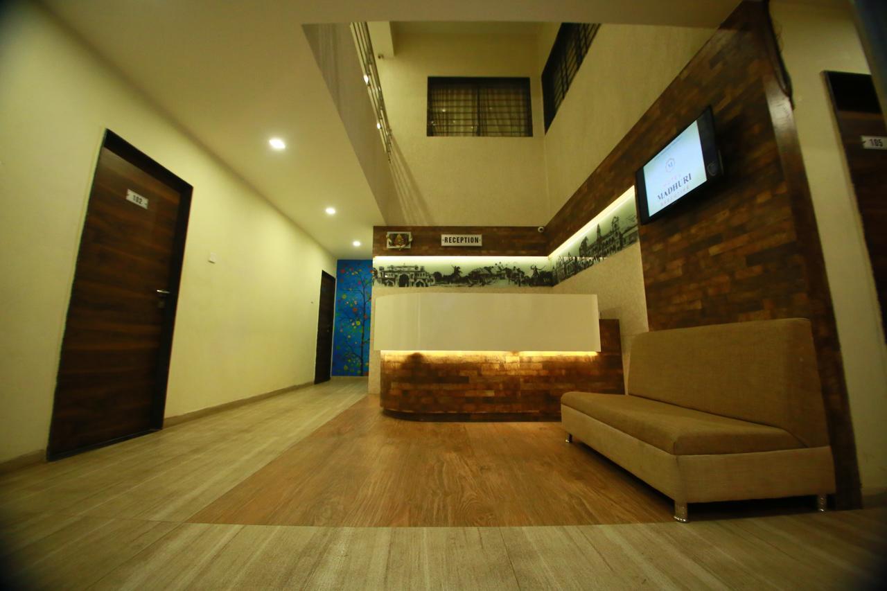 Hotel Madhuri Executive Kolhapur Esterno foto